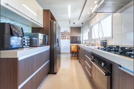 Apartamento à venda com 176m², 3 quartos e 3 vagas