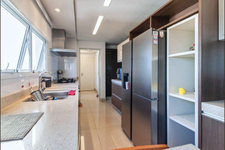 Apartamento à venda com 176m², 3 quartos e 3 vagas