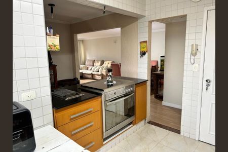 Apartamento para alugar com 3 quartos, 121m² em Santa Cecilia, São Paulo