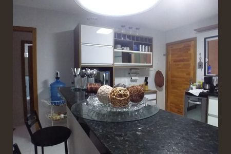 Casa à venda com 4 quartos, 270m² em Itaipu, Niterói