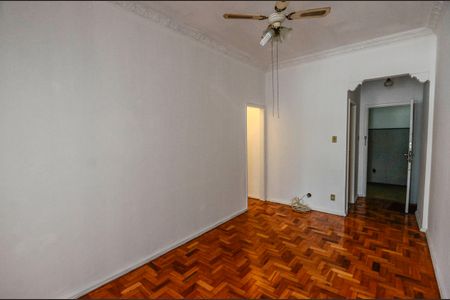 Apartamento à venda com 71m², 2 quartos e 1 vagaSala