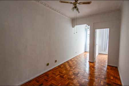Apartamento à venda com 71m², 2 quartos e 1 vagaSala