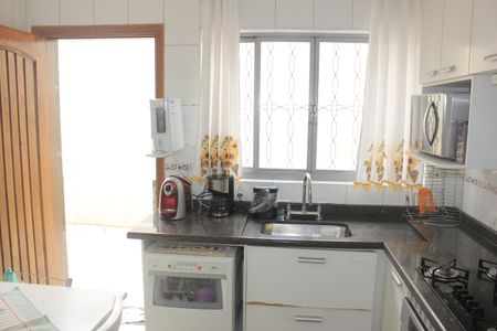 Casa à venda com 400m², 4 quartos e 5 vagasCozinha