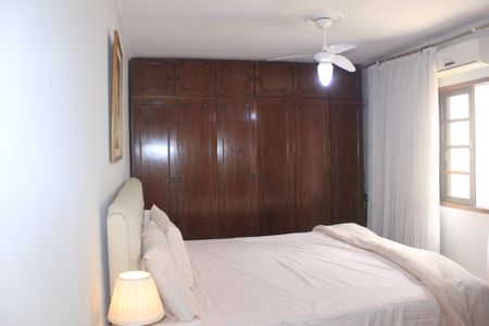 Casa à venda com 400m², 4 quartos e 5 vagasSuíte