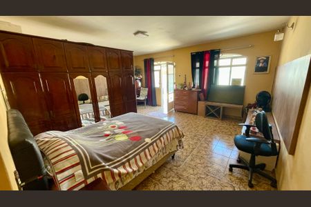 Casa à venda com 344m², 6 quartos e 5 vagas Casa à venda com 344m², 6 quartos e 5 vagasQuarto 2