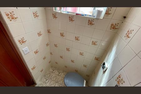 Casa à venda com 344m², 6 quartos e 5 vagas Casa à venda com 344m², 6 quartos e 5 vagasBanheiro de Serviço