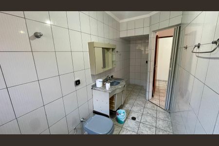 Casa à venda com 344m², 6 quartos e 5 vagas Casa à venda com 344m², 6 quartos e 5 vagasBanheiro Suíte 2