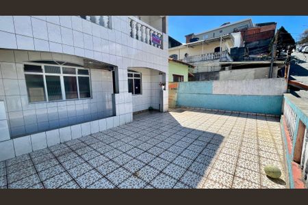 Casa à venda com 344m², 6 quartos e 5 vagas Casa à venda com 344m², 6 quartos e 5 vagasSacada Quarto 2