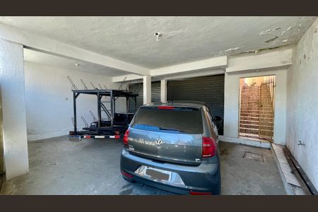 Casa à venda com 344m², 6 quartos e 5 vagas Casa à venda com 344m², 6 quartos e 5 vagasGaragem