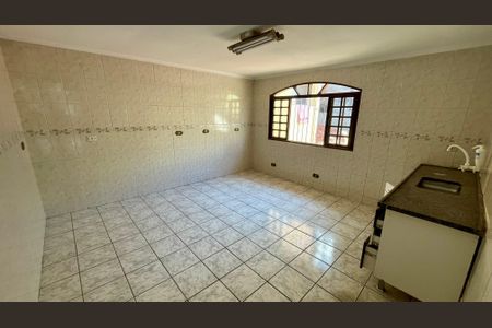 Casa à venda com 344m², 6 quartos e 5 vagas Casa à venda com 344m², 6 quartos e 5 vagasCozinha