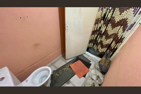 Casa à venda com 344m², 6 quartos e 5 vagas Casa à venda com 344m², 6 quartos e 5 vagasÁrea comum - Lavabo