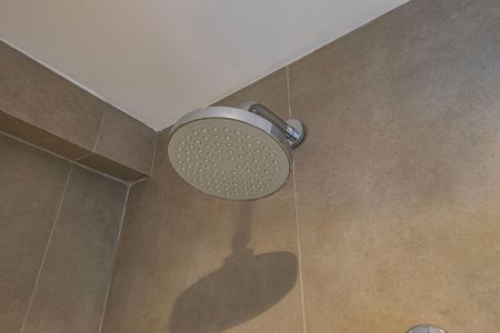 Banheiro de kitnet/studio para alugar com 1 quarto, 21m² em Jardim Paulista, São Paulo