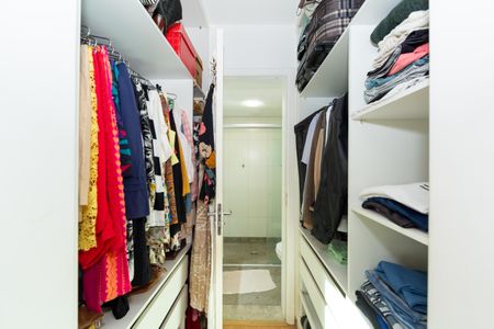 Apartamento à venda com 145m², 4 quartos e 2 vagasCloset