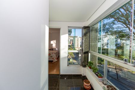 Apartamento à venda com 145m², 4 quartos e 2 vagasVaranda