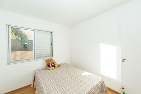 Apartamento à venda com 145m², 4 quartos e 2 vagasQuarto 2