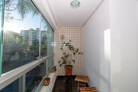 Apartamento à venda com 145m², 4 quartos e 2 vagasVaranda