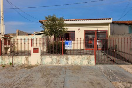 Casa à venda com 163m², 4 quartos e 1 vagaFachada - Placa