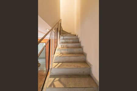 Escada de casa à venda com 3 quartos, 105m² em Vila Euthalia, São Paulo