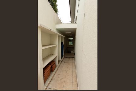 Casa para alugar com 130m², 2 quartos e 2 vagasCorredor