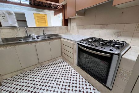 Casa para alugar com 130m², 2 quartos e 2 vagasCozinha