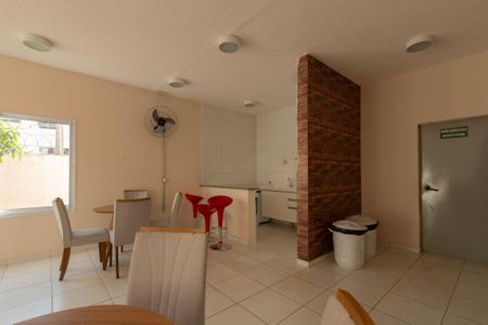 Apartamento para alugar com 44m², 2 quartos e 1 vaga Apartamento para alugar com 44m², 2 quartos e 1 vagaÁrea comum - Salão de festas