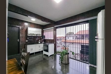 Casa para alugar com 200m², 4 quartos e 8 vagas Casa para alugar com 200m², 4 quartos e 8 vagasCozinha