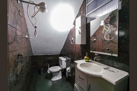 Casa para alugar com 200m², 4 quartos e 8 vagas Casa para alugar com 200m², 4 quartos e 8 vagasBanheiro de Serviço