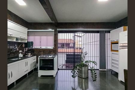 Casa para alugar com 200m², 4 quartos e 8 vagas Casa para alugar com 200m², 4 quartos e 8 vagasCozinha