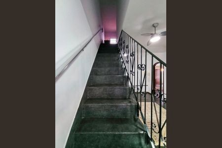 Casa para alugar com 200m², 4 quartos e 8 vagas Casa para alugar com 200m², 4 quartos e 8 vagasCorredor