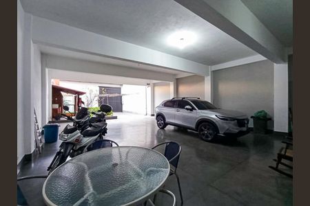 Casa para alugar com 200m², 4 quartos e 8 vagas Casa para alugar com 200m², 4 quartos e 8 vagasGaragem