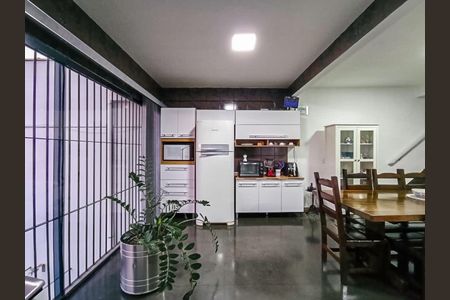 Casa para alugar com 200m², 4 quartos e 8 vagas Casa para alugar com 200m², 4 quartos e 8 vagasCozinha