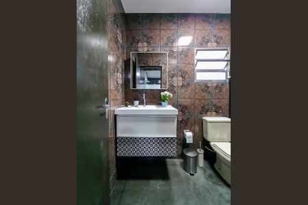 Casa para alugar com 200m², 4 quartos e 8 vagas Casa para alugar com 200m², 4 quartos e 8 vagasBanheiro