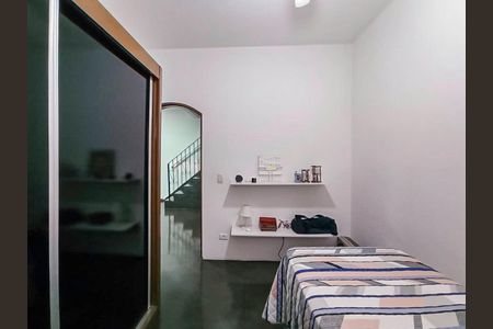 Casa para alugar com 200m², 4 quartos e 8 vagas Casa para alugar com 200m², 4 quartos e 8 vagasQuarto