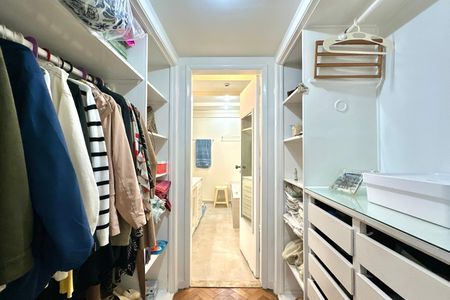 Apartamento à venda com 288m², 4 quartos e 2 vagasCloset da Suíte 