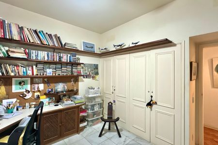 Apartamento à venda com 288m², 4 quartos e 2 vagasQuarto 3