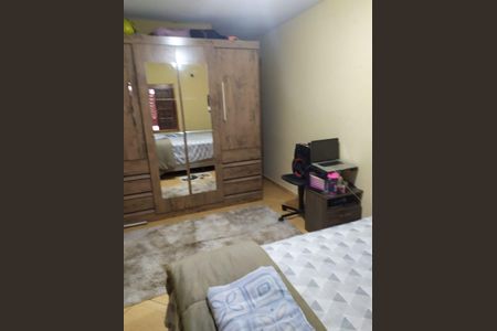 Casa à venda com 200m², 4 quartos e 3 vagas Casa à venda com 200m², 4 quartos e 3 vagasQuarto