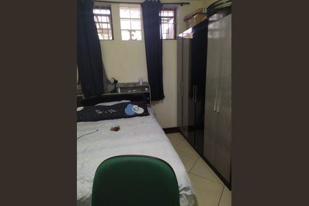 Casa à venda com 200m², 4 quartos e 3 vagas Casa à venda com 200m², 4 quartos e 3 vagasQuarto