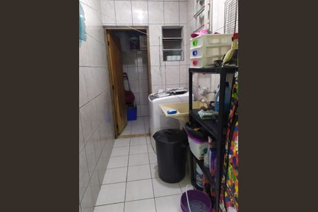 Casa à venda com 200m², 4 quartos e 3 vagas Casa à venda com 200m², 4 quartos e 3 vagasLavanderia