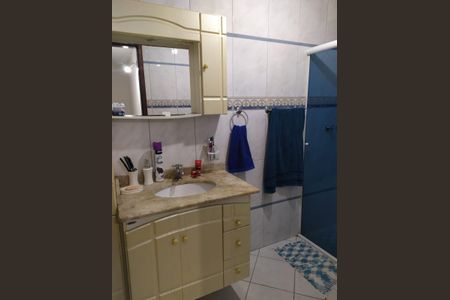 Casa à venda com 200m², 4 quartos e 3 vagas Casa à venda com 200m², 4 quartos e 3 vagasBanheiro