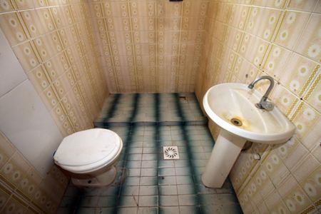 Casa à venda com 155m², 4 quartos e 5 vagasBanheiro da Suíte 4 - Anexo