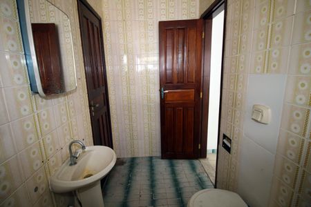 Casa à venda com 155m², 4 quartos e 5 vagasBanheiro da Suíte 4 - Anexo