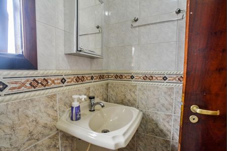 Casa para alugar com 157m², 3 quartos e 2 vagas Casa para alugar com 157m², 3 quartos e 2 vagasBanheiro Social