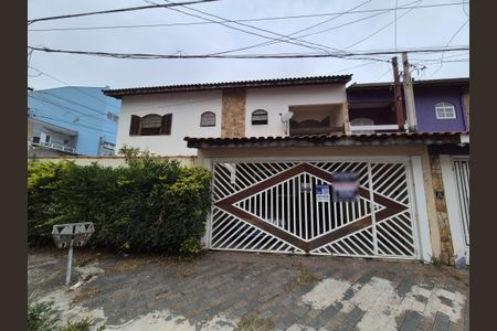 Casa para alugar com 157m², 3 quartos e 2 vagas Casa para alugar com 157m², 3 quartos e 2 vagasFachada