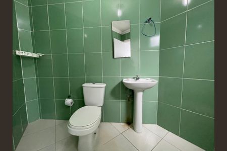 Casa à venda com 247m², 2 quartos e 2 vagasBanheiro 2