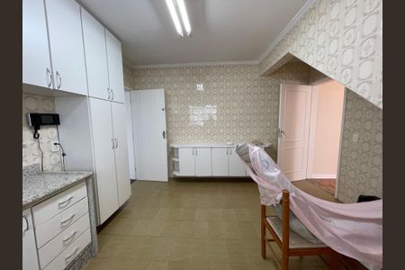 Casa à venda com 247m², 2 quartos e 2 vagasCozinha