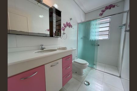 Casa à venda com 247m², 2 quartos e 2 vagasBanheiro Social