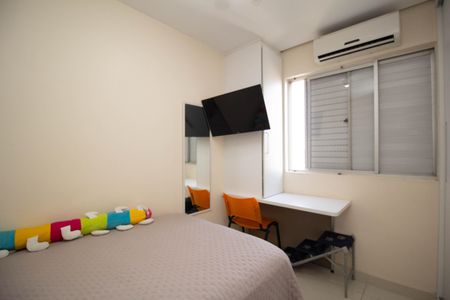 Apartamento à venda com 126m², 4 quartos e 1 vagaQuarto 2