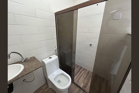 Banheiro de casa para alugar com 2 quartos, 50m² em Vila Valqueire, Rio de Janeiro