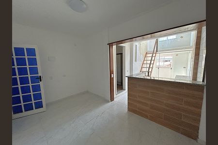 Casa para alugar com 2 quartos, 50m² em Vila Valqueire, Rio de Janeiro
