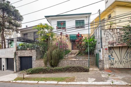 Casa à venda com 216m², 3 quartos e 1 vagaFachada